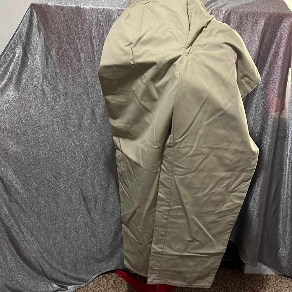 Men’s khakis